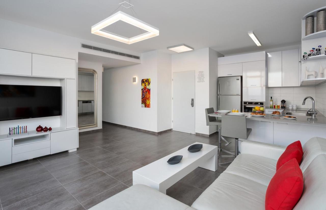 Florentine 2Br With Sea View By Holyguest Tel Aviv Esterno foto